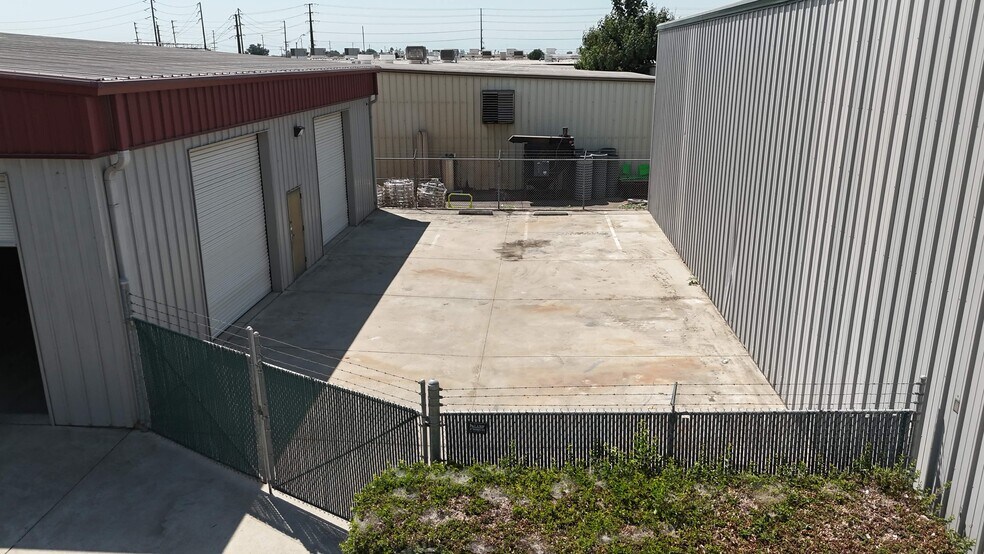 More Photos Of 1465 Atlanta Ct, Turlock Warehouse For Lease