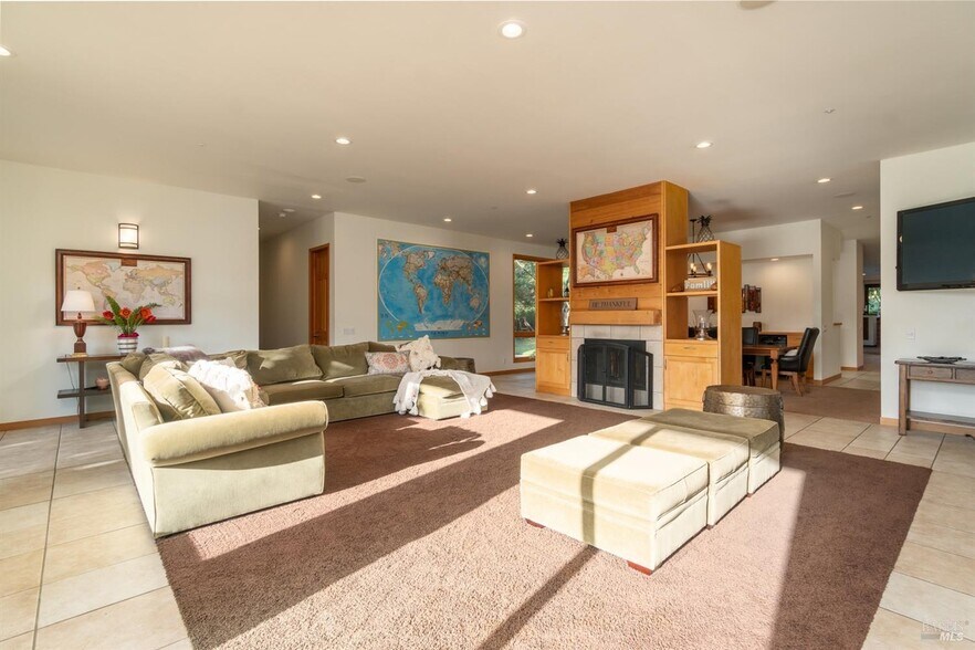 More Photos Of 8 Circle Rd, San Rafael Specialty For Sale