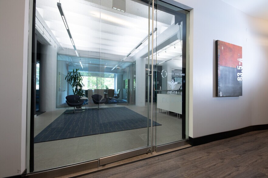 More Photos Of 401 W Superior St, Chicago Office For Lease