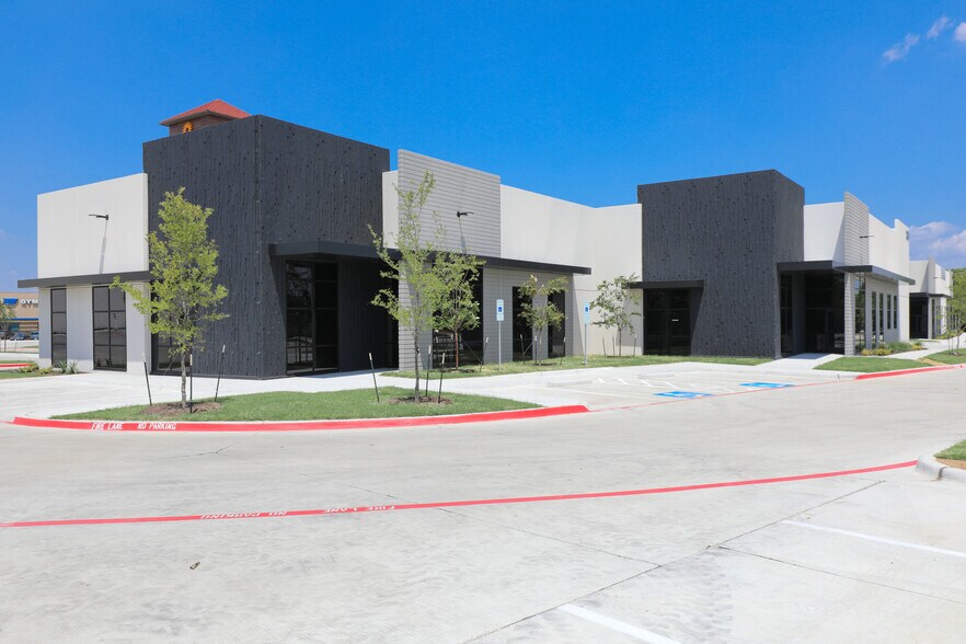 More Photos Of 240 W Exchange Pky, Allen Medical For Lease