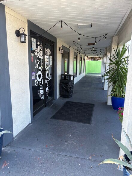 More Photos Of 925 N Semoran Blvd, Orlando Restaurant For Lease