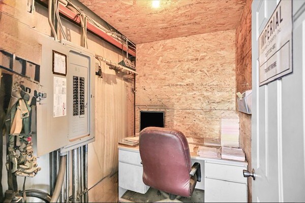 More Photos Of 3612 W Bloomington Rd, Champaign Truck Terminal For Sale