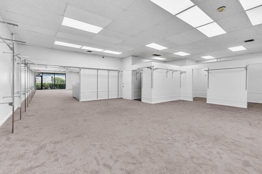 More Photos Of 2930 SW 30th Ave, Pembroke Park Freestanding For Lease