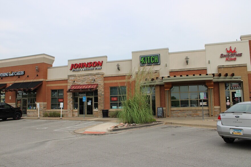More Photos Of 13366-13386 Metcalf Ave, Overland Park General Retail For Lease