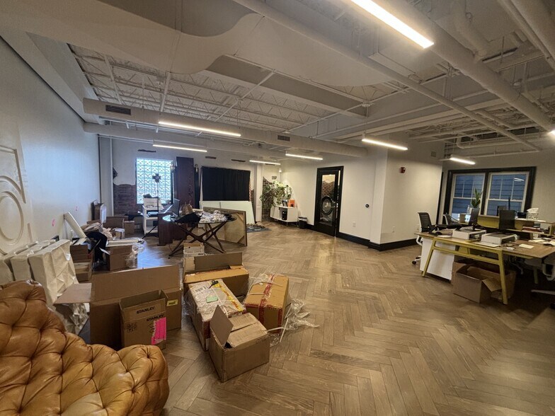 More Photos Of 100-108 N Main St, Blacksburg Storefront Retail Office For Lease