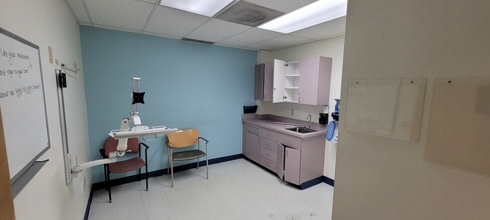 More Photos Of 11709 Lorain Ave, Cleveland Medical For Lease