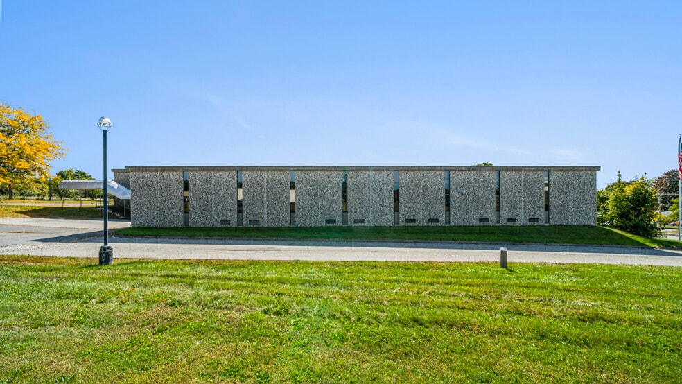 More Photos Of 120 Whiting Farms Rd, Holyoke Manufacturing For Sale