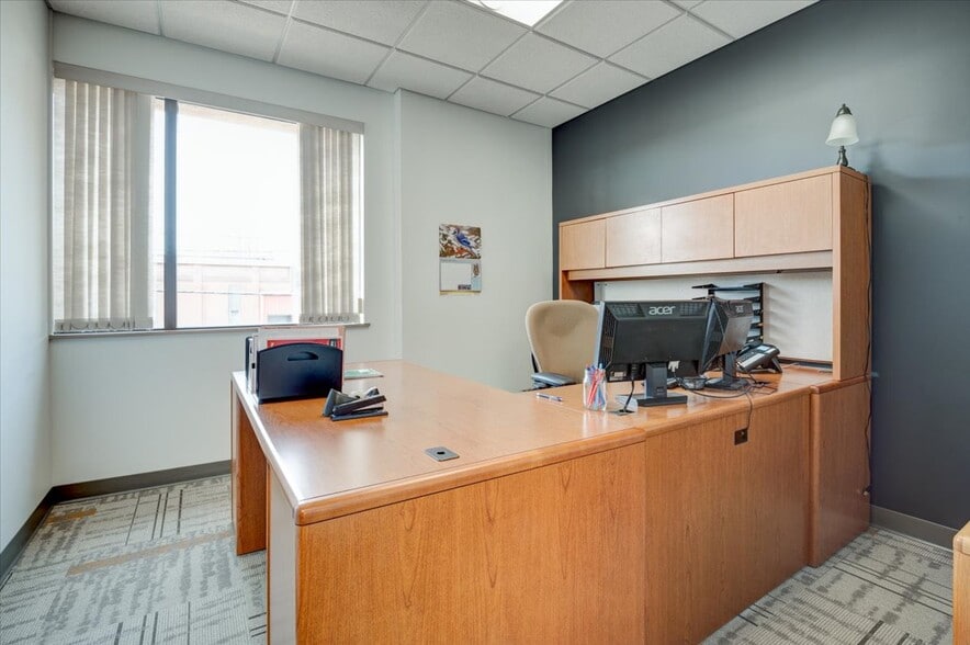 More Photos Of 100 W Antietam St, Hagerstown Office For Lease