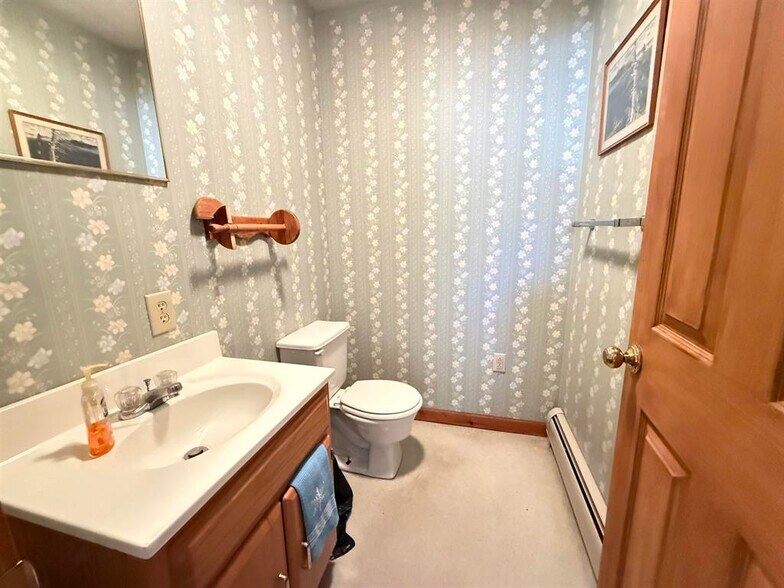 More Photos Of 21 Preston Ln, Bomoseen Flex For Sale