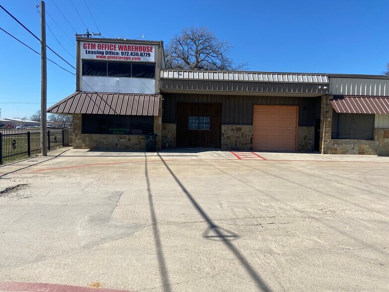 More Photos Of 1047 E Highway 121, Lewisville Self Storage For Lease