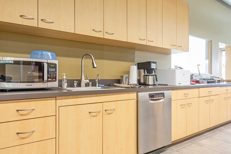 More Photos Of 205 23rd St, Sacramento Flex For Sale