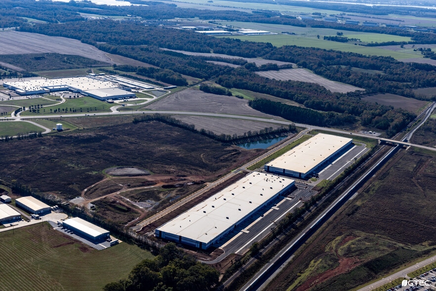 More Photos Of 26385 Distribution Blvd NW, Madison Distribution For Lease