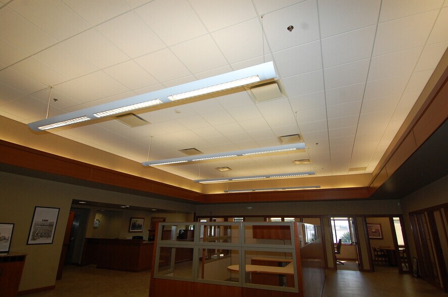 More Photos Of 640 Highway 1 W, Iowa City Office For Sale