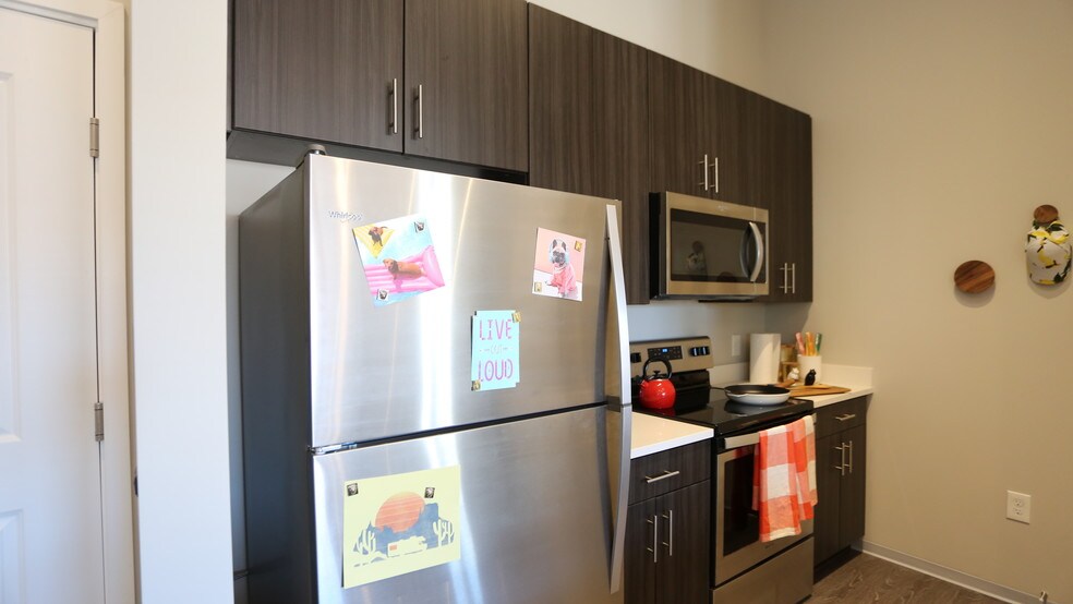 More Photos Of 1400 N High St, Columbus Apartments For Lease