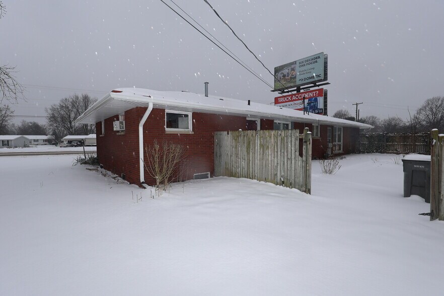 More Photos Of 3002 Old US 20 W, Elkhart Specialty For Sale