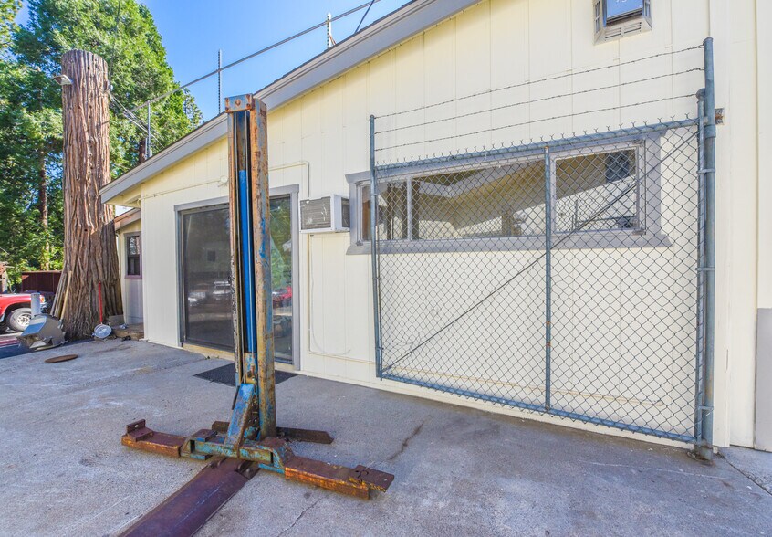 More Photos Of 24967 State Highway 108, Mi Wuk Village Service Station For Sale