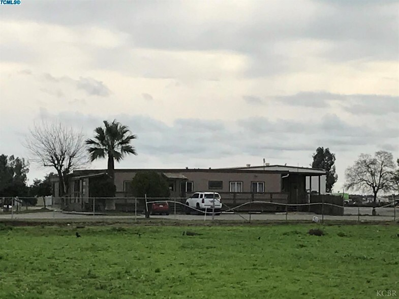 More Photos Of 11280 10 1/2 Ave, Hanford Service For Sale