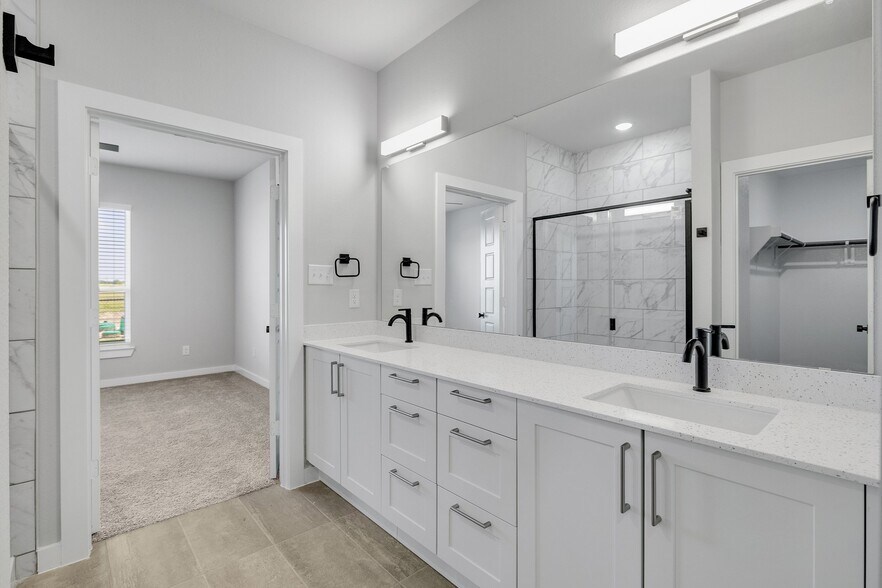 More Photos Of 651-655 Clovis St, Midlothian Apartments For Sale