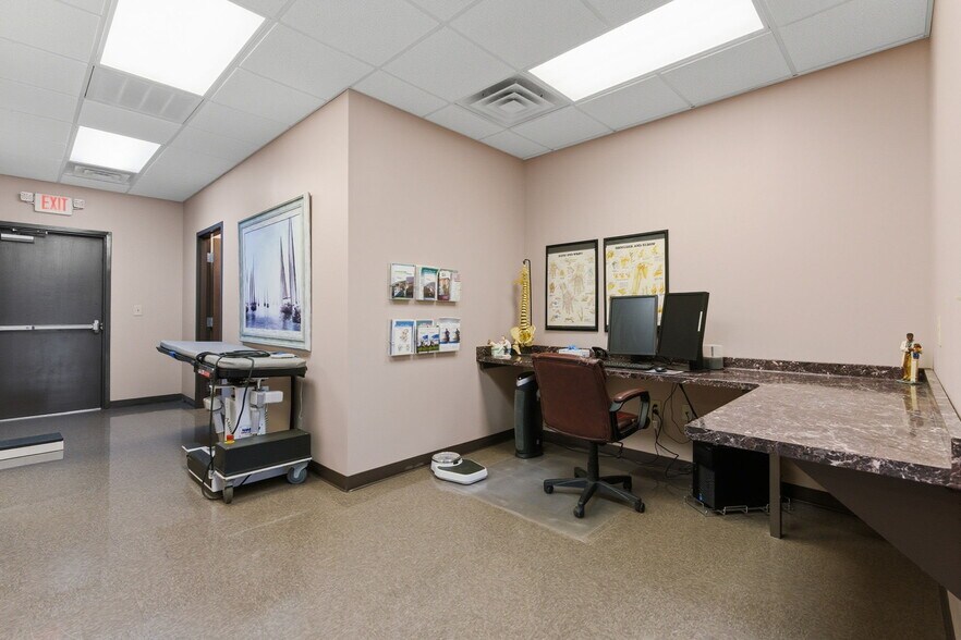 More Photos Of 142 Hampton Ct, Commerce Rehabilitation Center For Sale