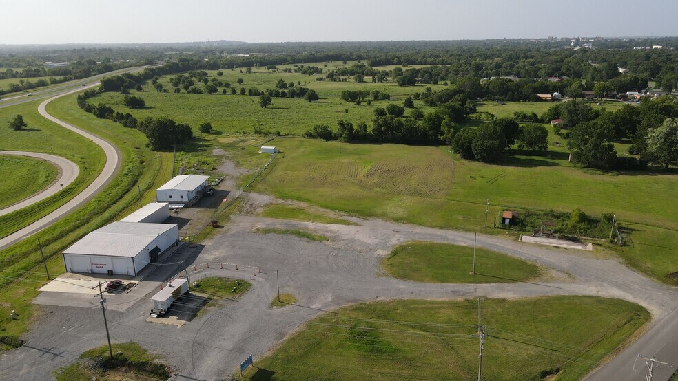 More Photos Of 120 W Peak Blvd, Muskogee Freestanding For Sale