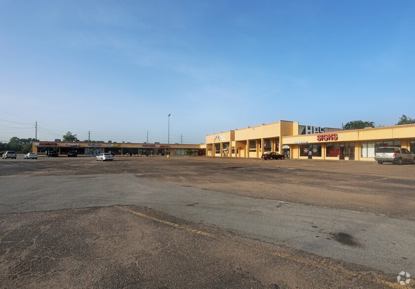 More Photos Of 11041-11185 Huffmeister Rd, Cypress Unknown For Sale