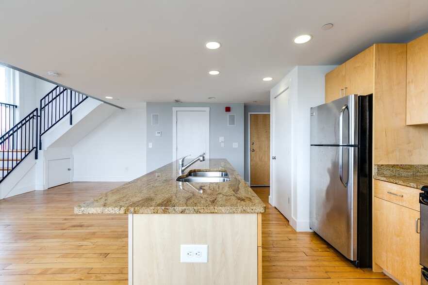 More Photos Of 141 E Wythe St, Petersburg Apartments For Sale
