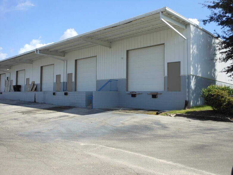 More Photos Of 572-2 Appleyard Dr, Tallahassee Warehouse For Lease