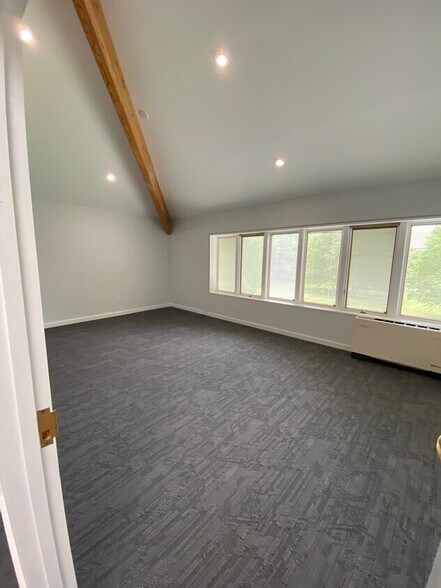 More Photos Of 1-3 Mill Pond Ln, Simsbury Office For Sale