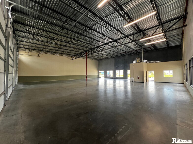 More Photos Of 3625 Jones Industrial Dr, Lakeland Unknown For Lease
