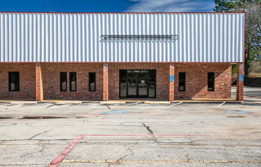 More Photos Of 315-330 E Spring St, Palestine Unknown For Lease