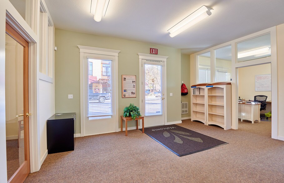 More Photos Of 640 NE 3rd St, Mcminnville Office For Lease