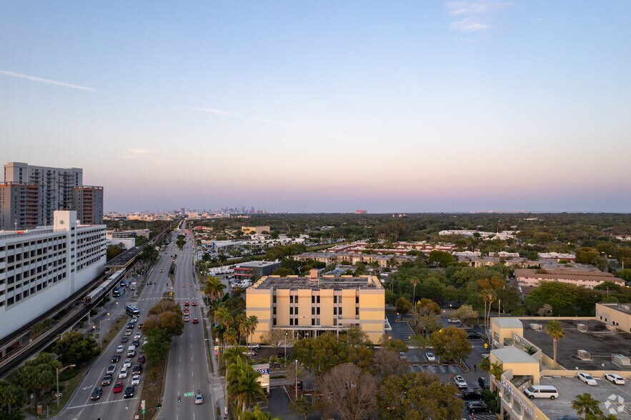 More Photos Of 8603 S Dixie Hwy, Pinecrest Office For Lease