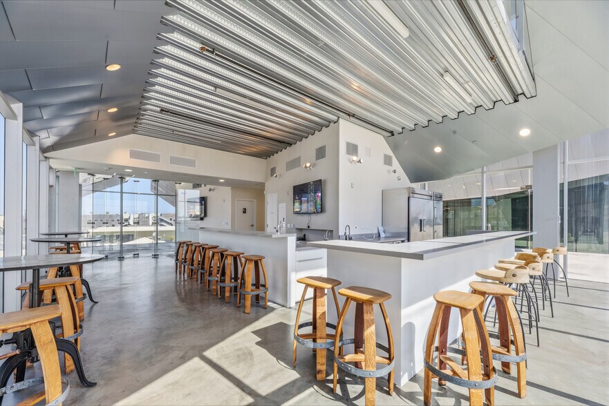 More Photos Of 3532 Hayden Ave, Culver City Unknown For Lease