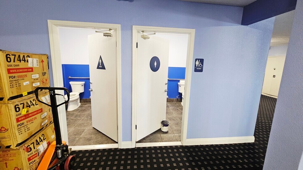 More Photos Of 306-308 Roberts Ln, Bakersfield Storefront Retail Residential For Sale