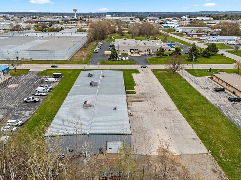 More Photos Of 3300 Commodity Ln, Green Bay Manufacturing For Sale