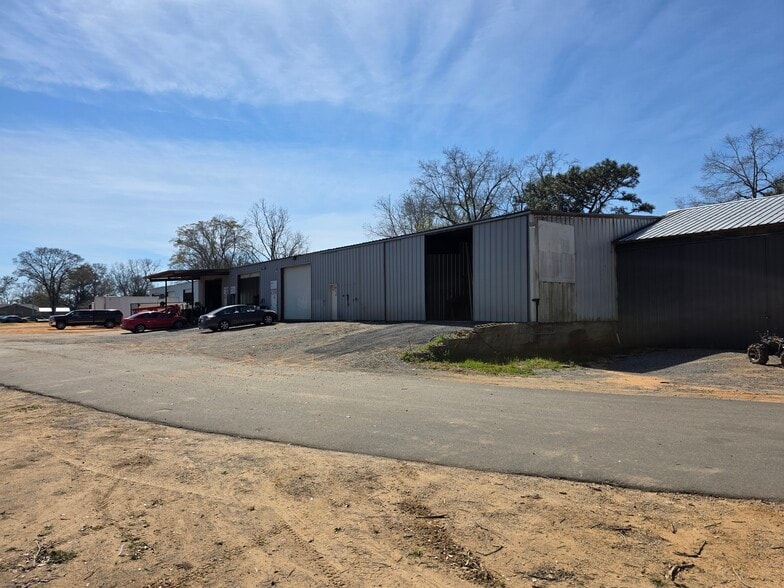 More Photos Of 22195 Cedar St, Robertsdale Warehouse For Sale