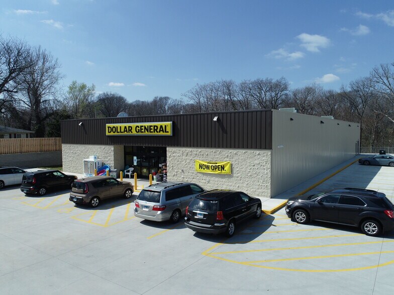 More Photos Of 8035 N Illinois St, Caseyville Storefront For Sale