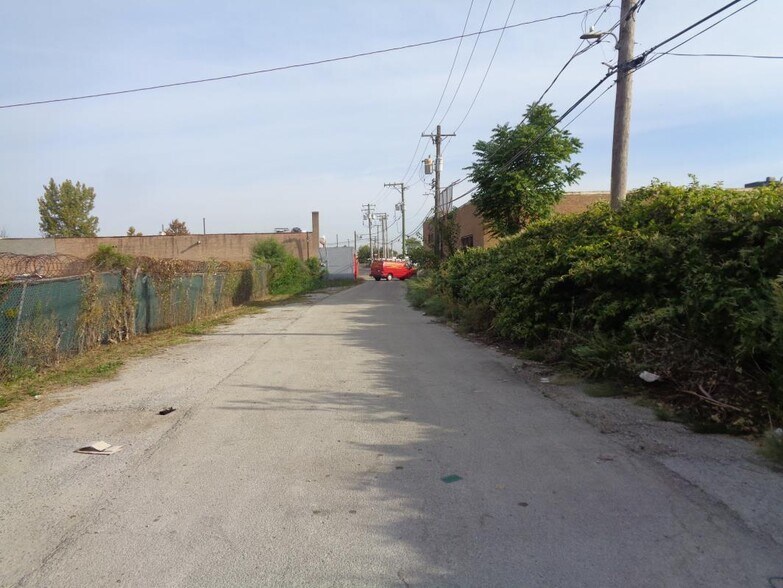 More Photos Of 11629 Green st, Chicago Industrial For Sale
