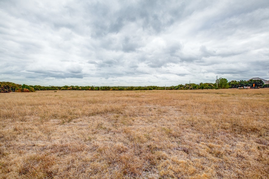 More Photos Of 6711 Grady Niblo Rd, Dallas Land For Sale