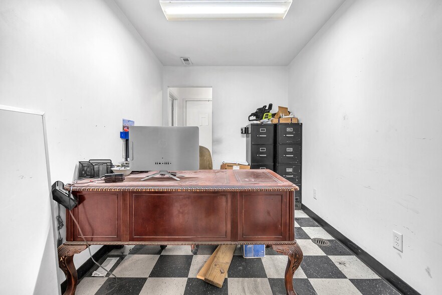 More Photos Of 26 E 34th Pl, Steger Auto Repair For Lease