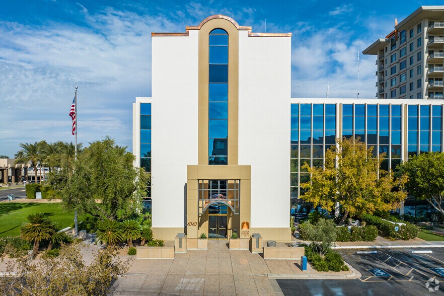 More Photos Of 4747 N 22nd St, Phoenix Office For Lease