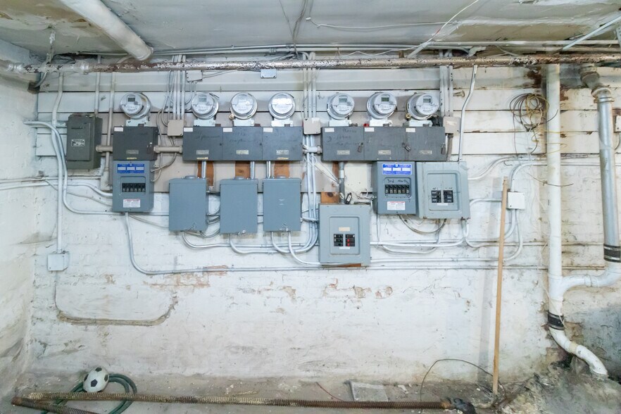 More Photos Of 10947 S King Dr, Chicago Apartments For Sale