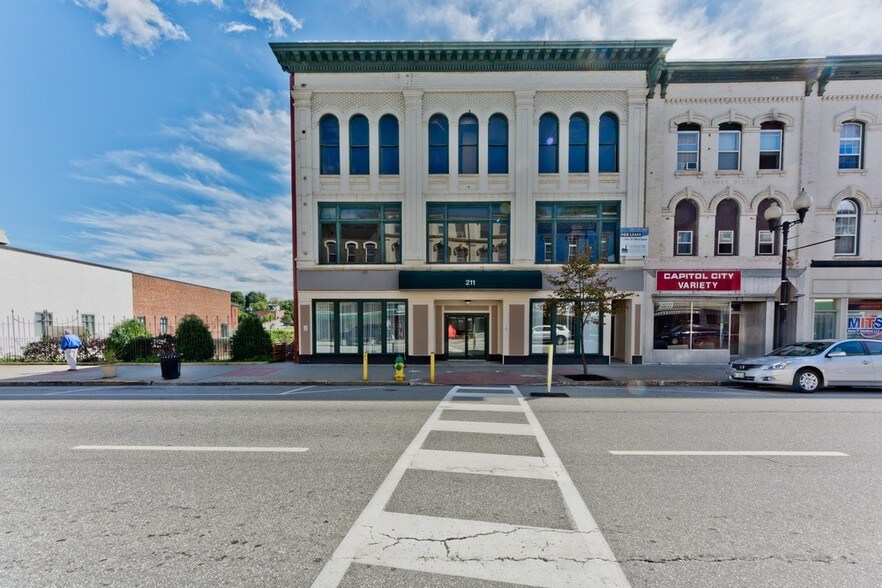 More Photos Of 211 Water St, Augusta Office For Sale