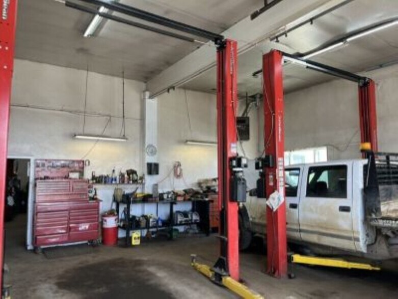 More Photos Of 5003 50 St, Mundare Industrial For Sale