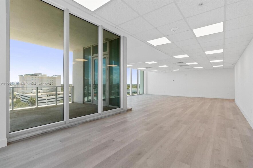 More Photos Of 2820 NE 214th St, Aventura Office Residential For Sale