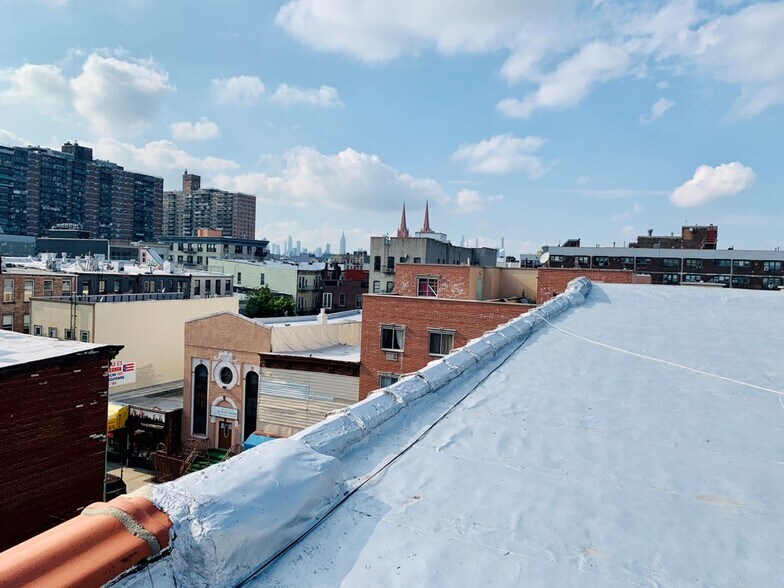 More Photos Of 98 Moore St, Brooklyn Storefront Retail Residential For Sale