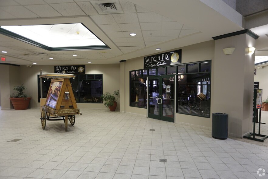 More Photos Of 2 East India Sq, Salem General Retail For Lease