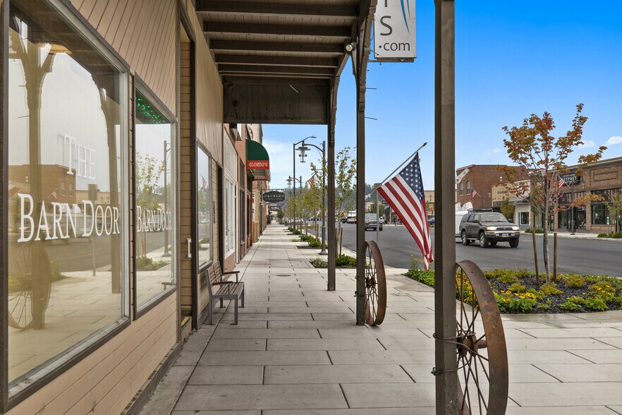 More Photos Of 220 E 1st St, Cle Elum General Retail For Sale