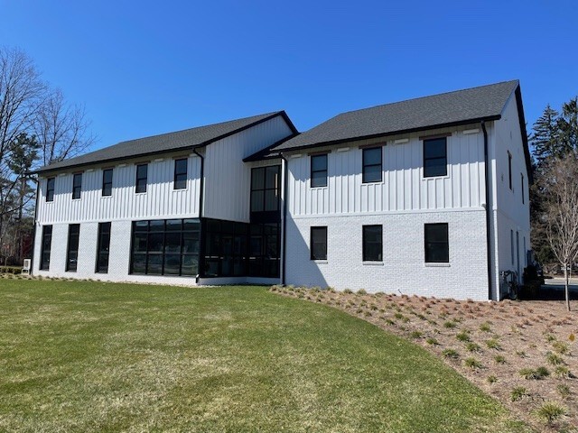 More Photos Of 4130 Whitney Ave, New Haven Office For Lease