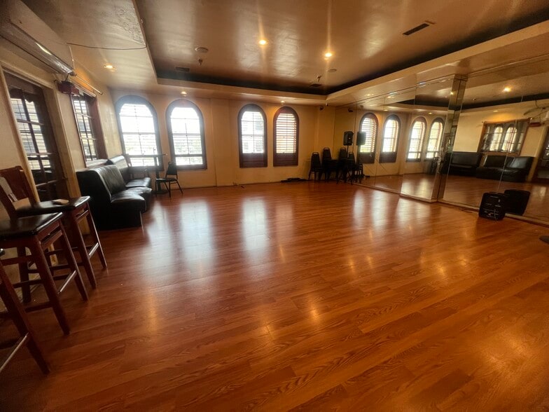 More Photos Of 17 S 1st St, Alhambra Restaurant For Sale